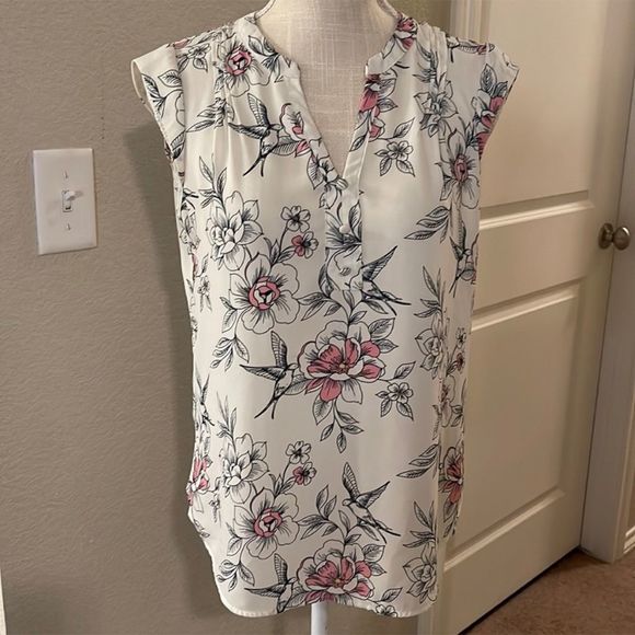 Candie's Floral Blouse White Polyester S Women's V-Neck Short Sleeve Top - Picture 2 of 8